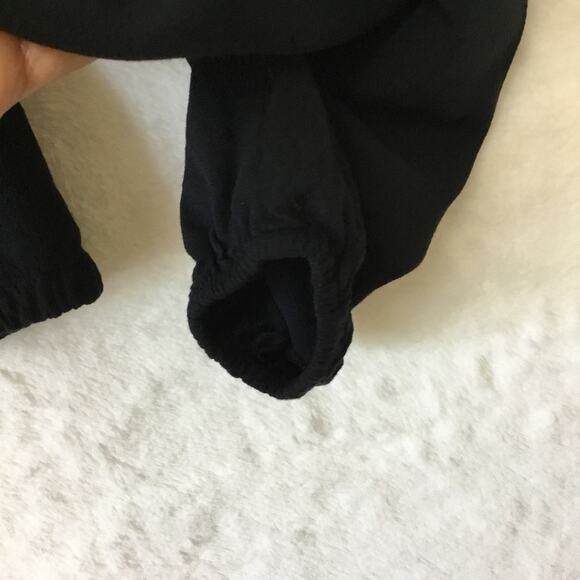 Abercrombie & Fitch Black V-Neck Crop Top - Picture 12 of 12